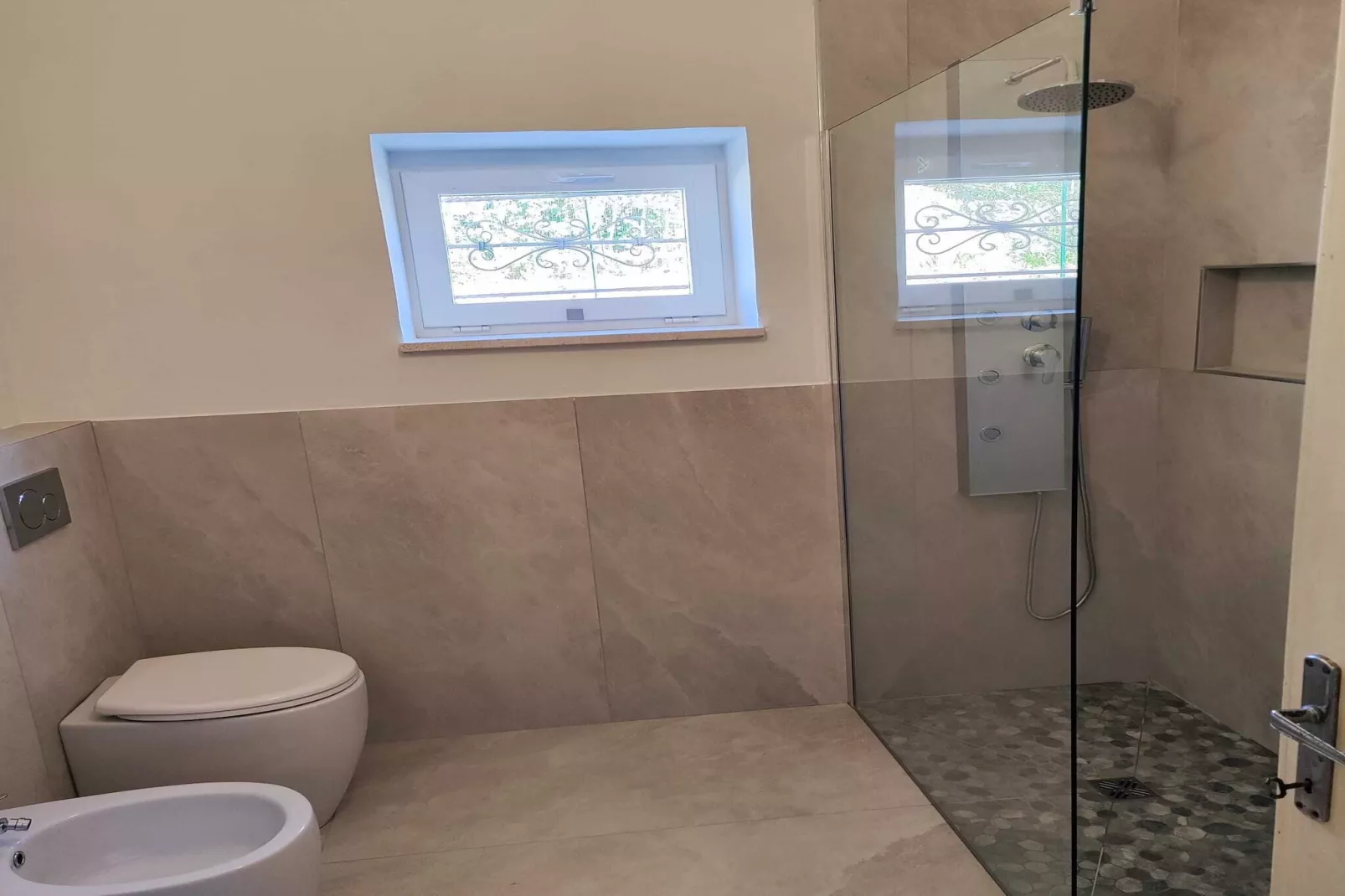 VILLA BIANCA-Badkamer