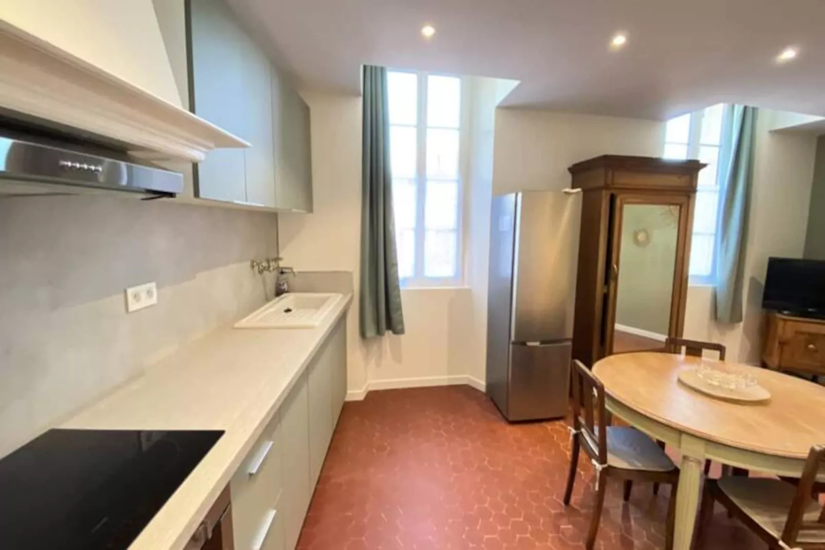 06cf : Bel Appartement Rénové Vieil Antibes-Niet-getagd