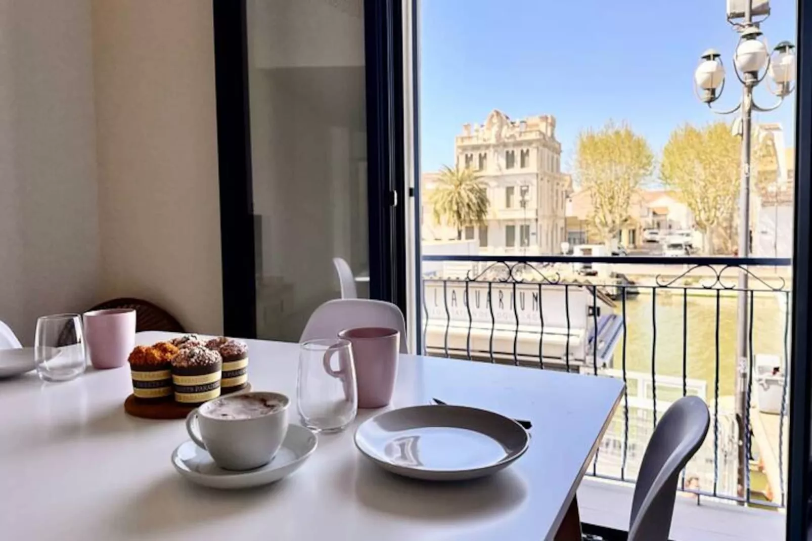 Résidence Les Palmiers -  Appartement Une Chambre Vue Canal-Niet-getagd