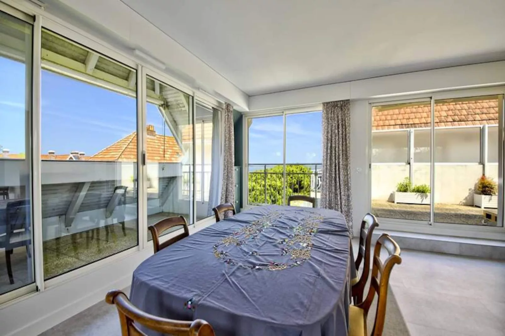 Résidence Anthinéa-Niet-getagd