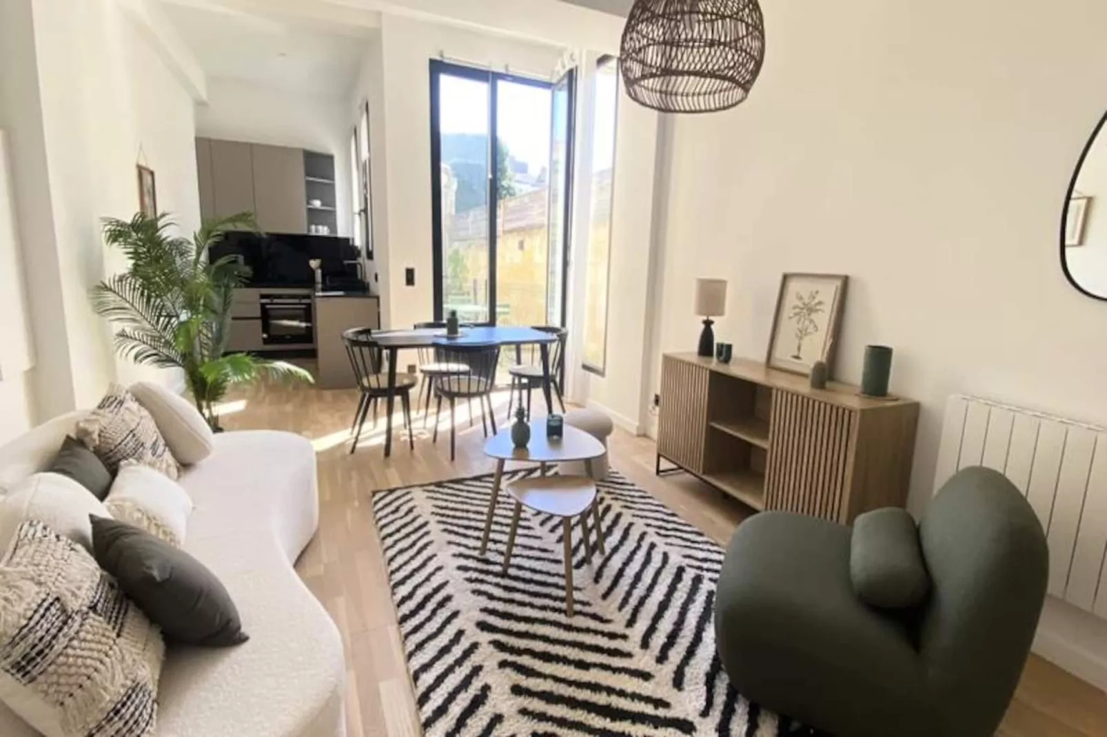 Duplex De Charme Au C&oelig;ur Du Triangle D&rsquo;or-Niet-getagd