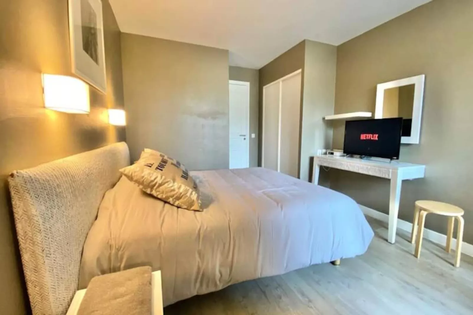 Résidence Charmant Appartement Pour 5 Pers Avec Piscine, Parking Et Tennis-Niet-getagd