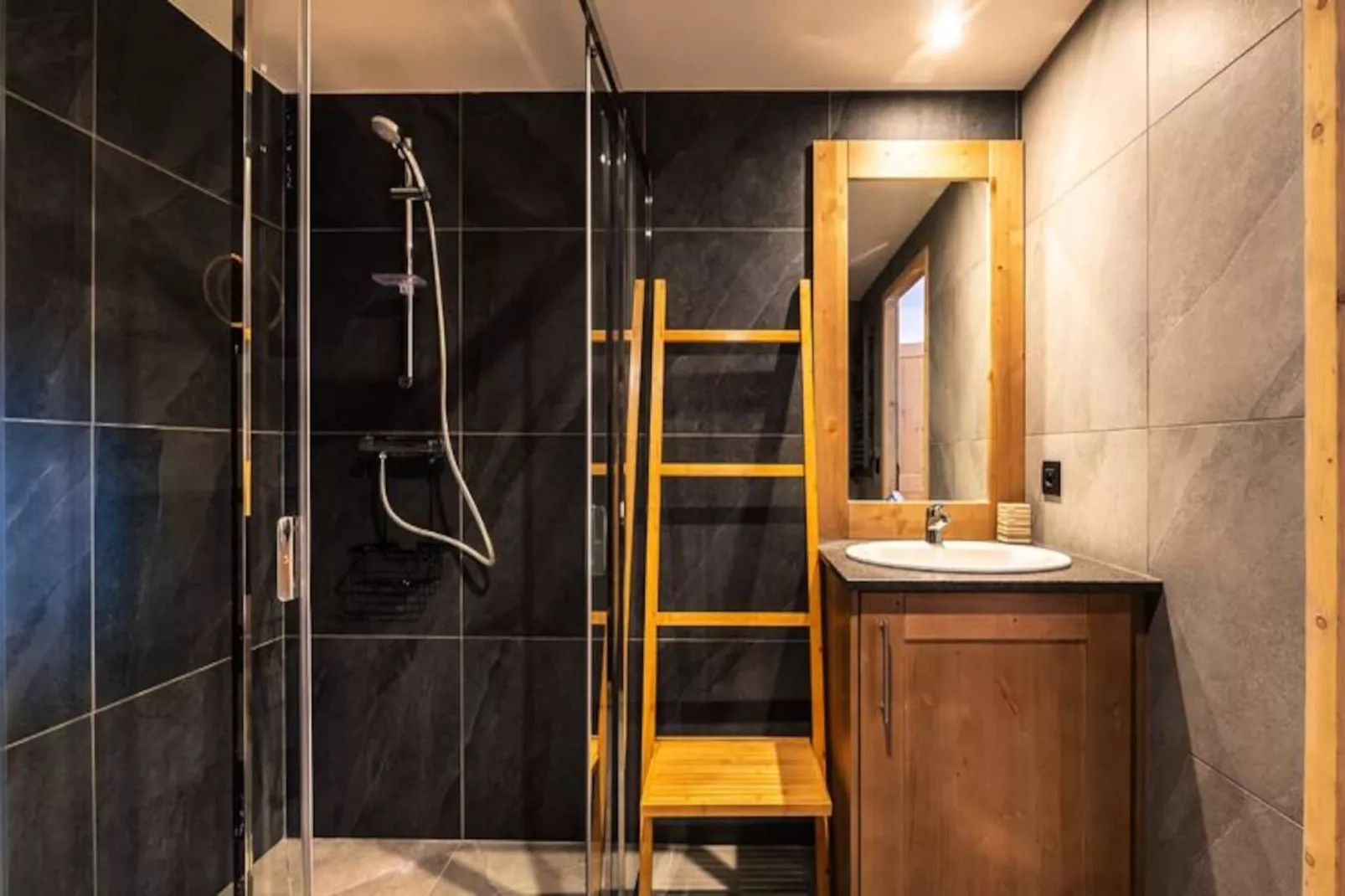 Résidence Manaka-Niet-getagd