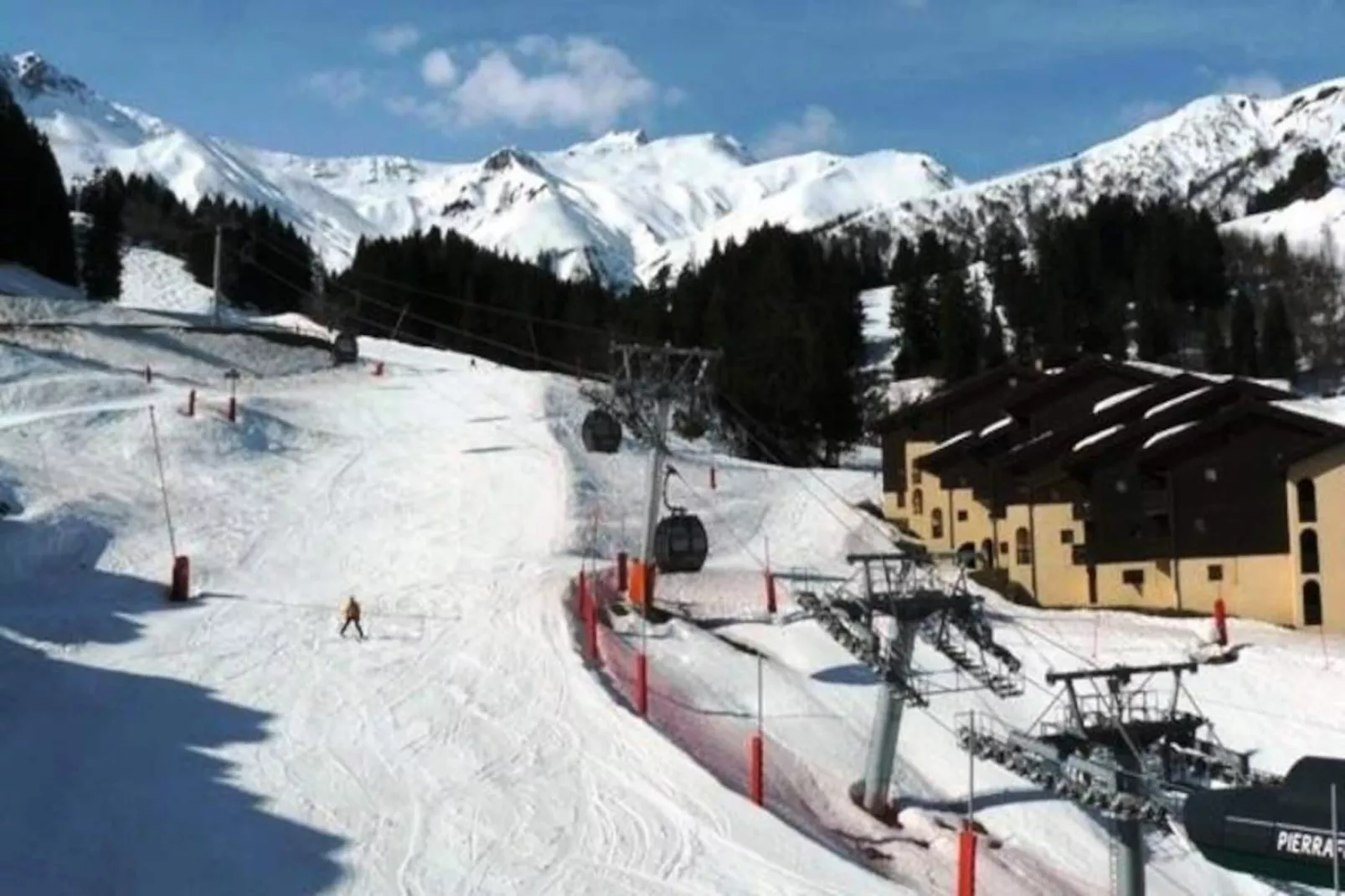 Résidence Pierrafort G-Niet-getagd