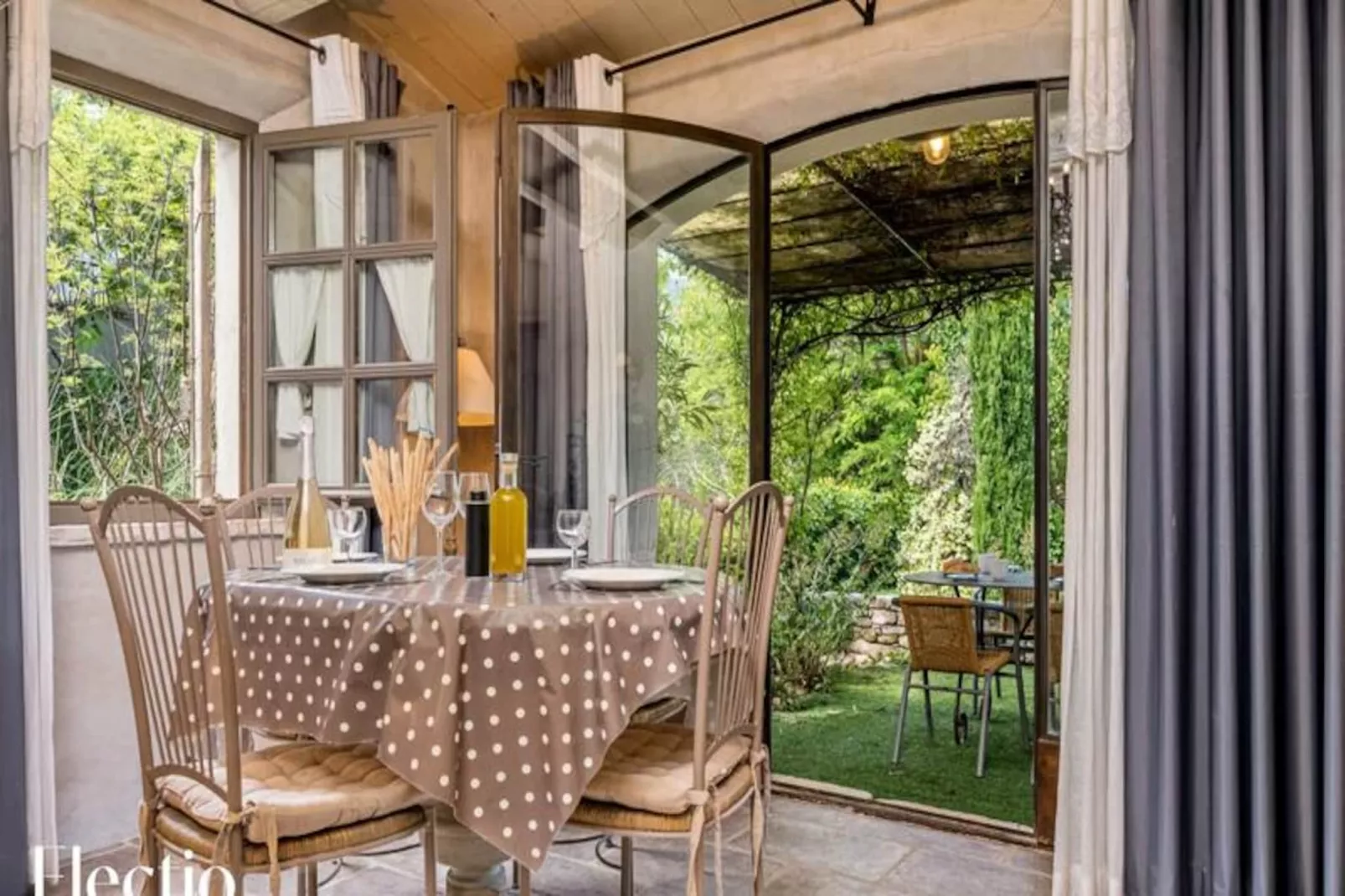 Loggia 5 Rosier | R&eacute;sidence Les Petitons-Niet-getagd