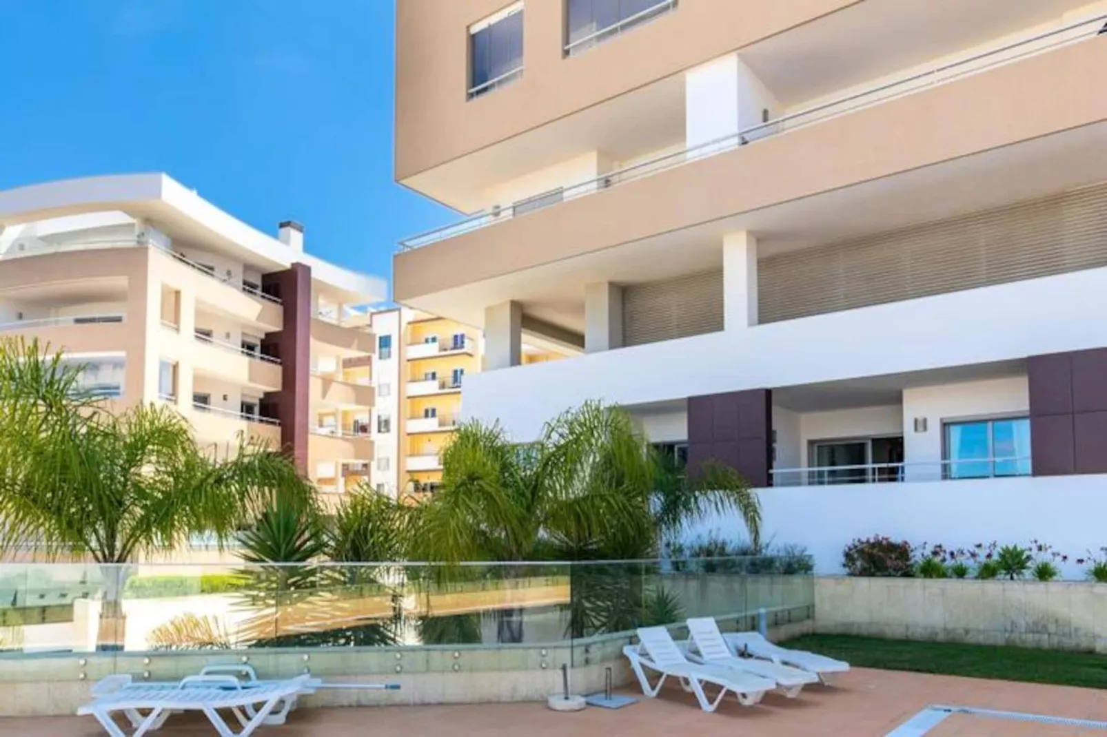 Apartment Henri-Niet-getagd