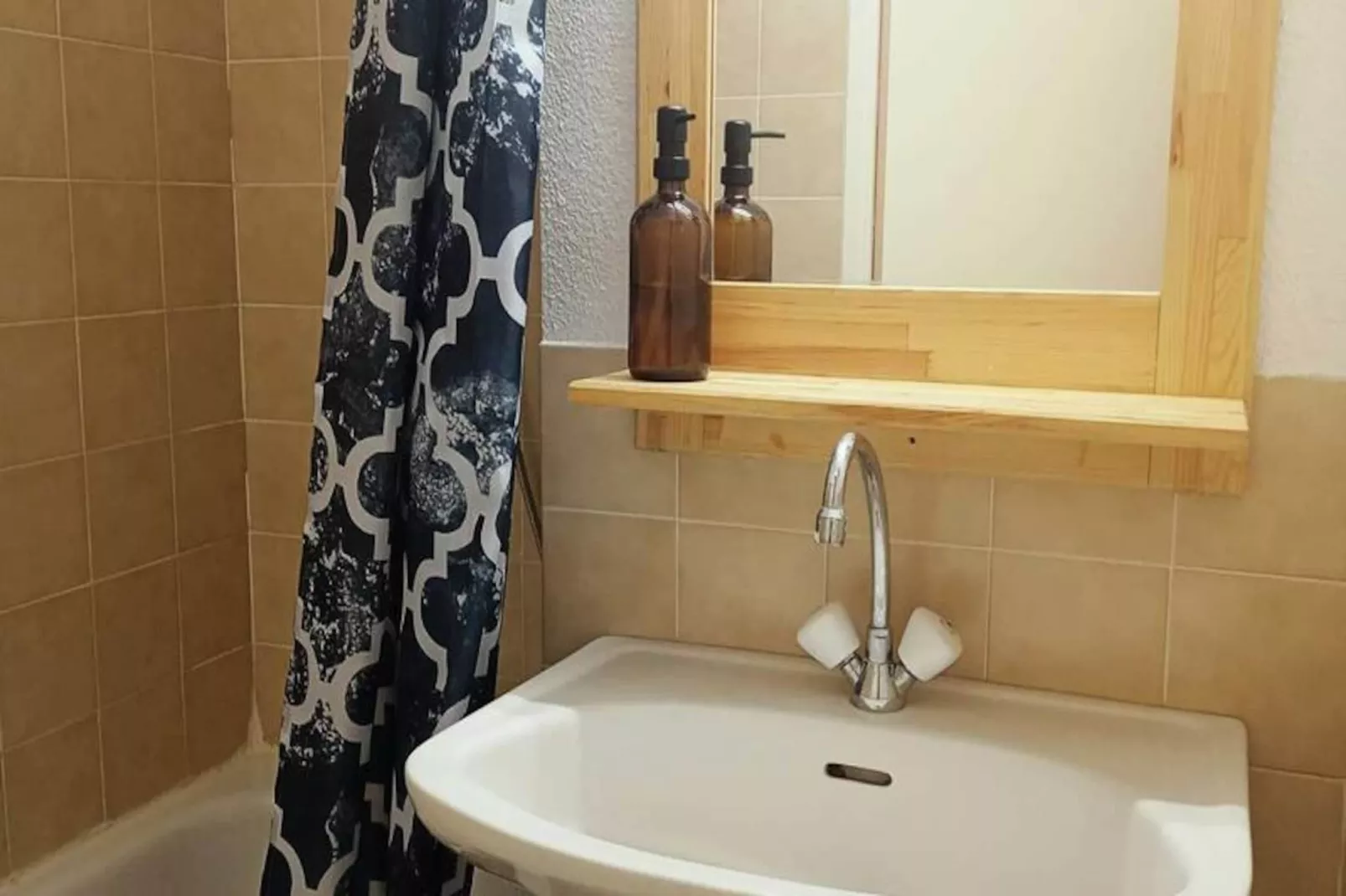 Résidence Comete-Niet-getagd