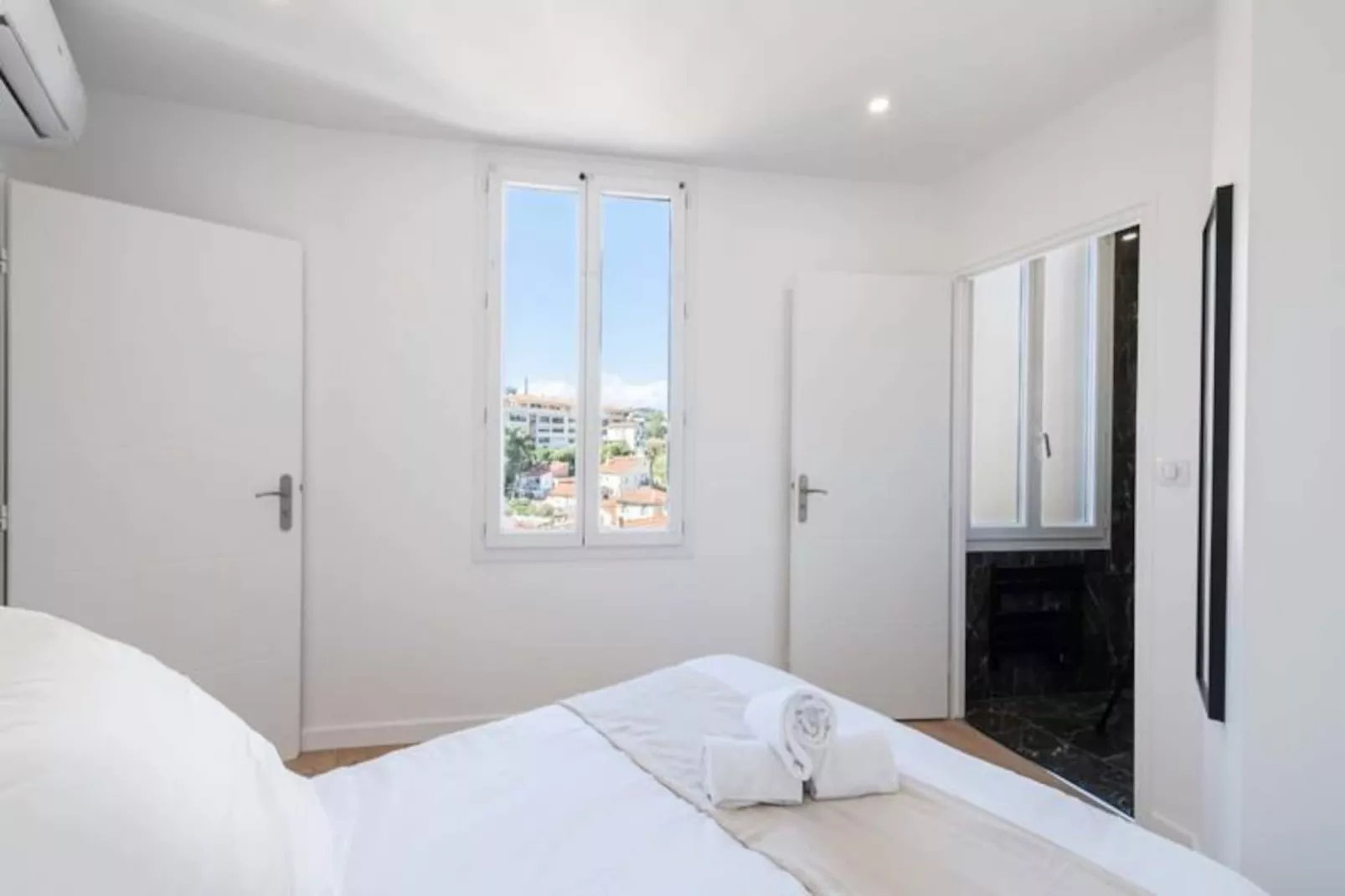 Résidence Cannes 2p Proche Centre-Niet-getagd