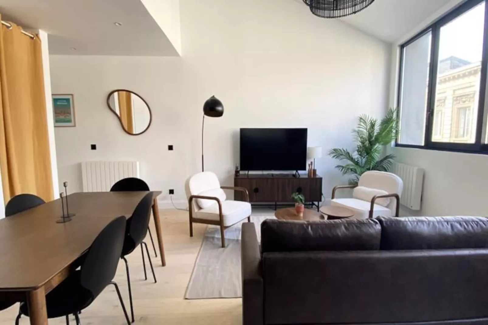 Duplex Prestigieux Au C&oelig;ur Du Triangle D&rsquo;or-Niet-getagd