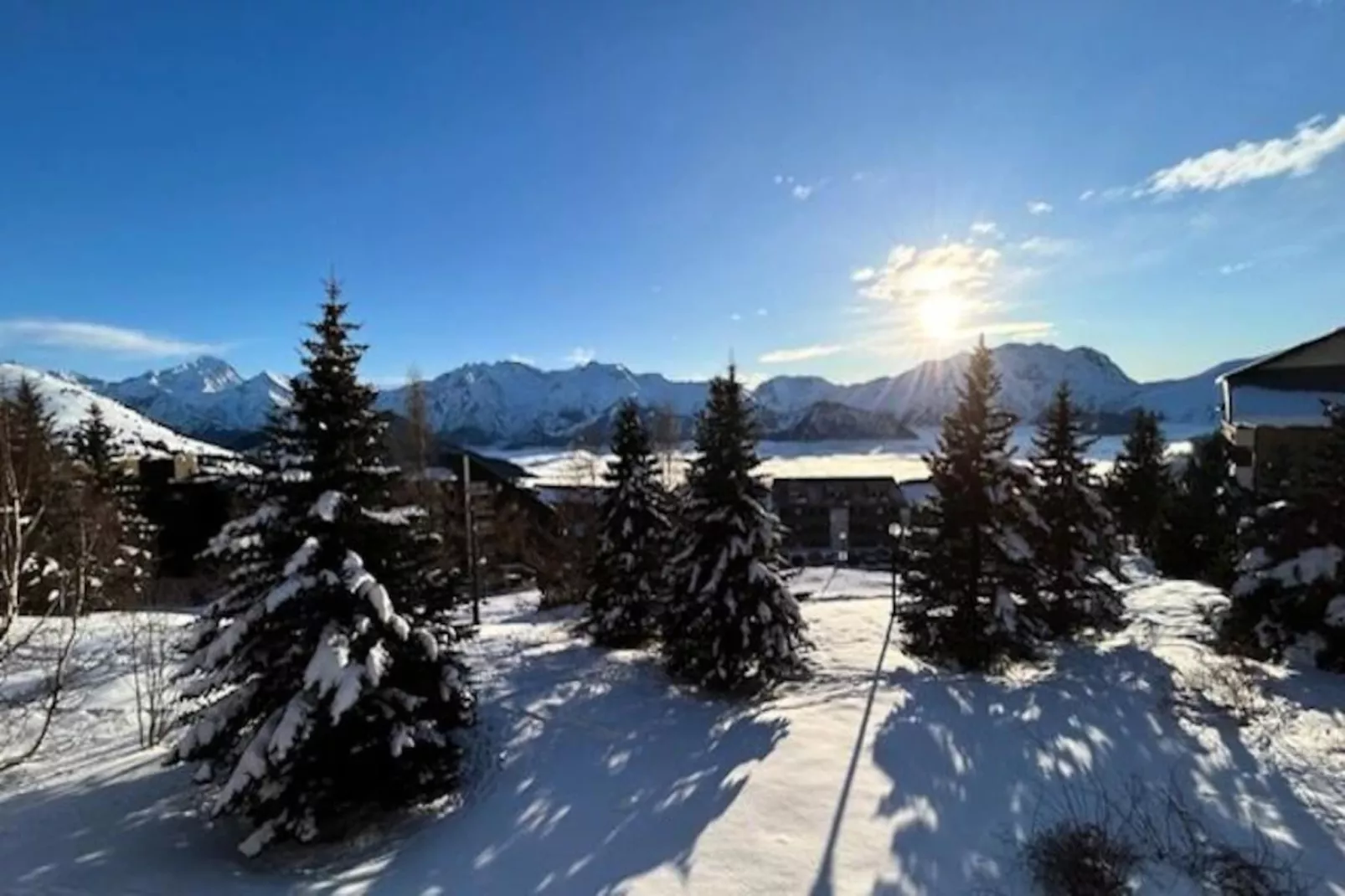 Résidence Roche Mantel-Niet-getagd
