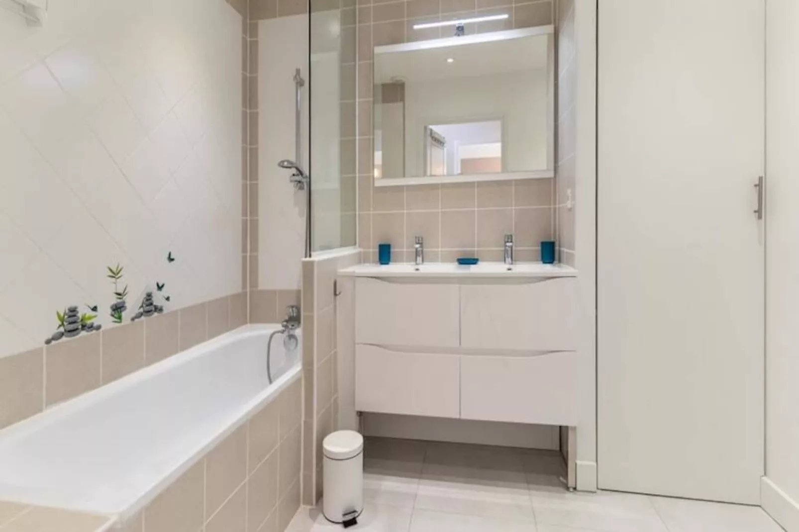 Résidence Charmant Appartement 5 Pers Rdc Avec Piscine, Tennis Et Parking Priv&eacute; 60-Niet-getagd