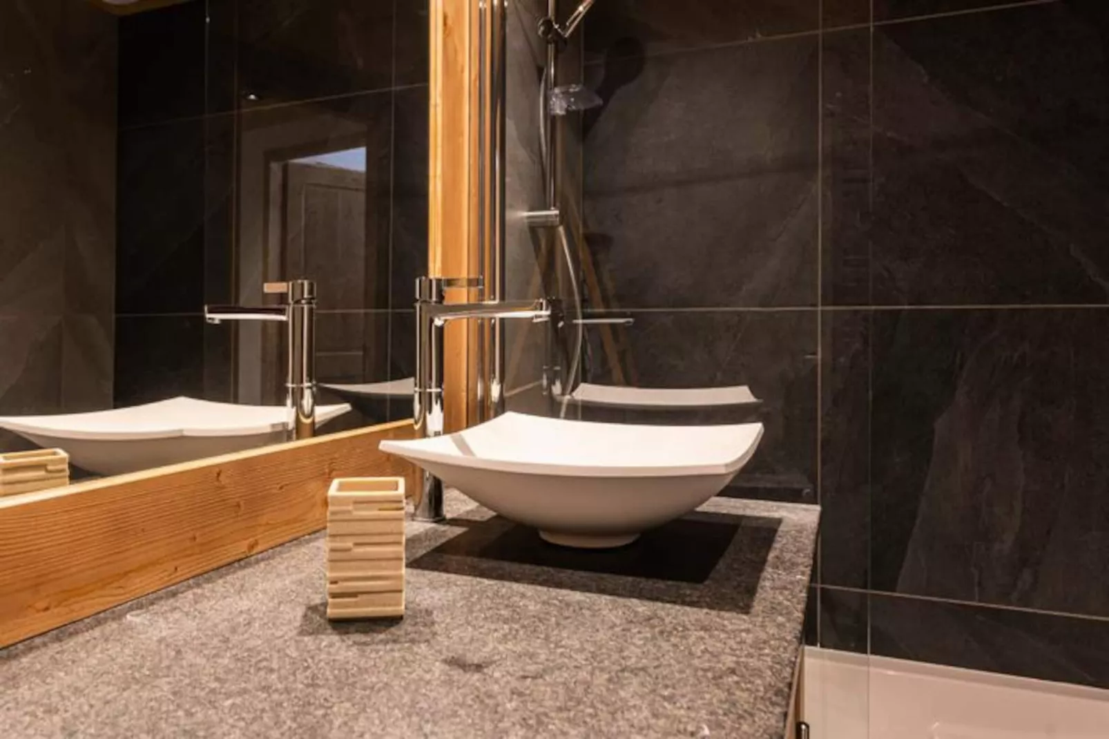 Résidence Manaka-Niet-getagd