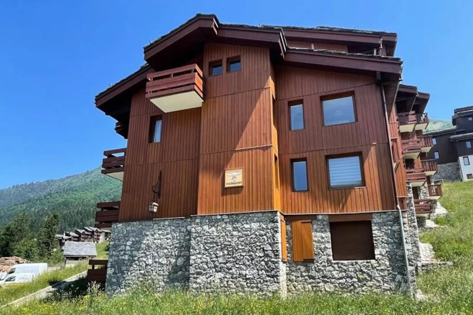 Résidence Pierrafort G-Niet-getagd