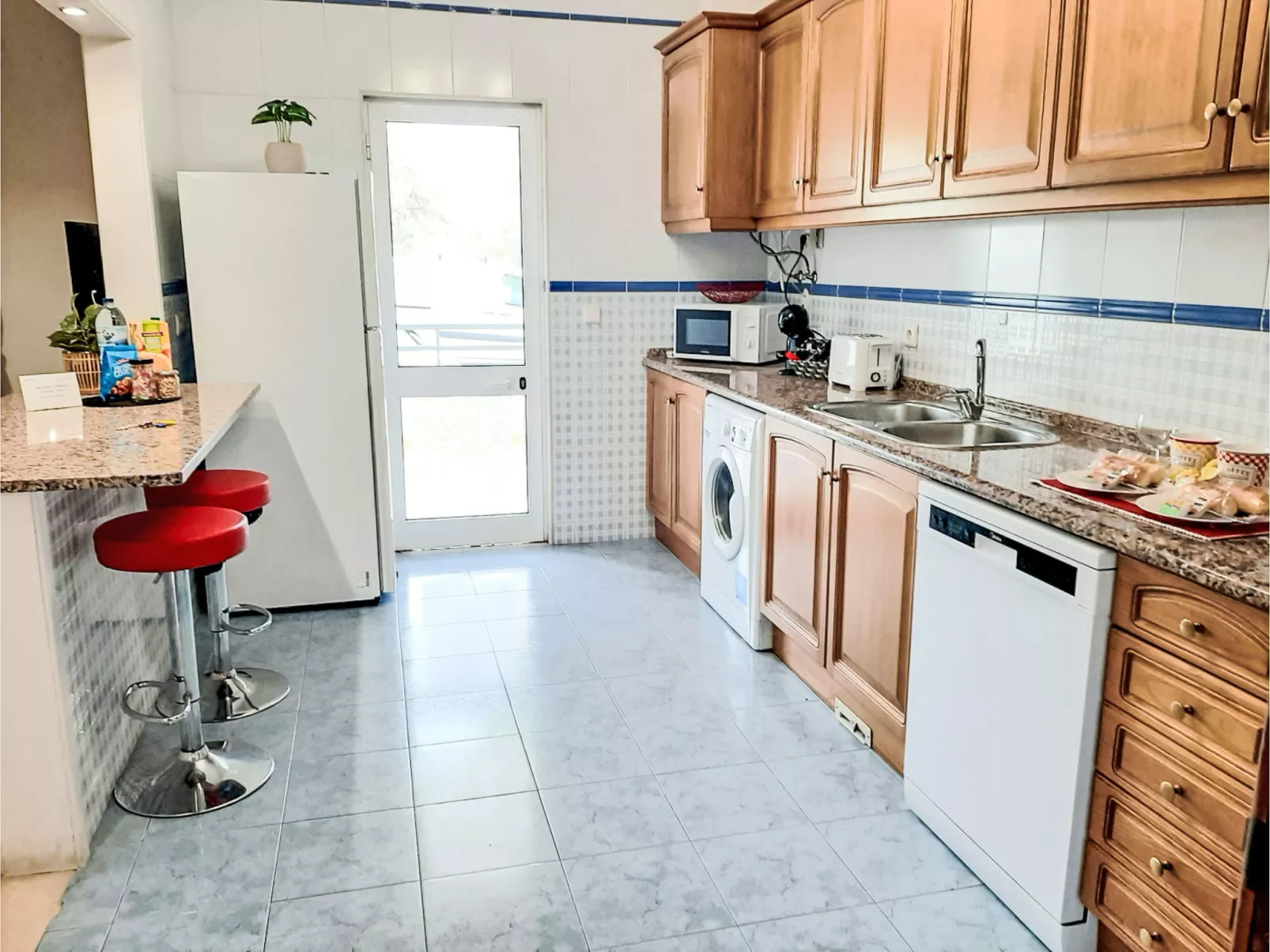 Manelito House - Sunny Way-Binnen