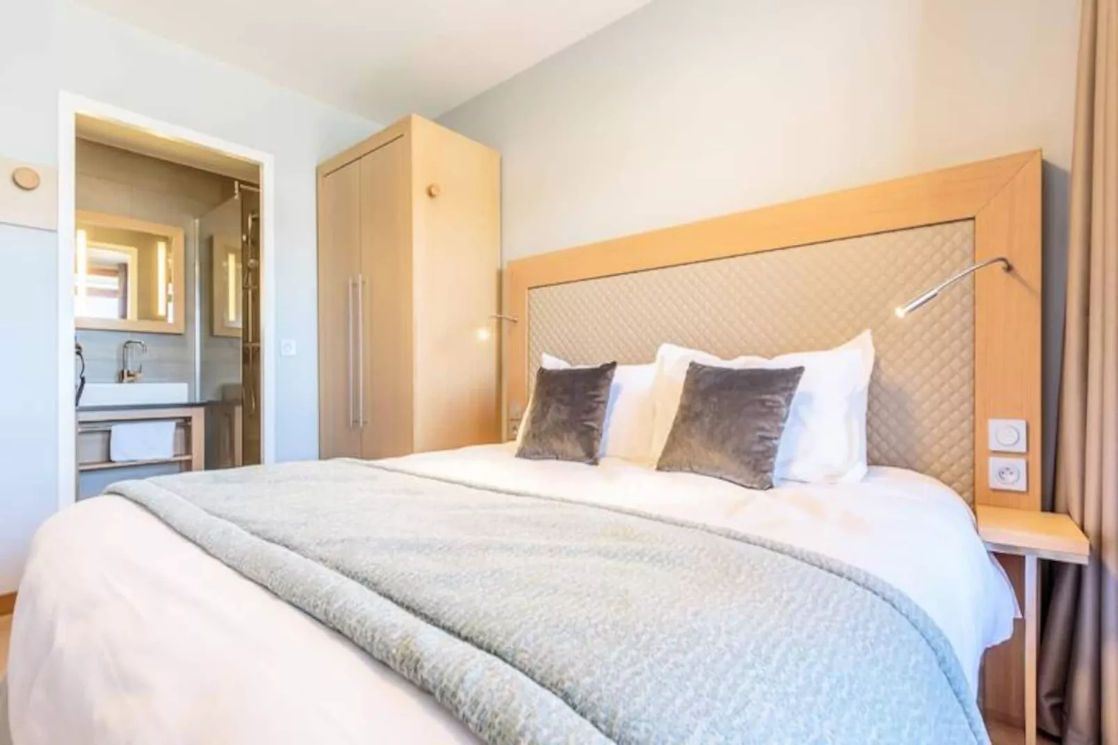 Résidence Les Monarques-Niet-getagd