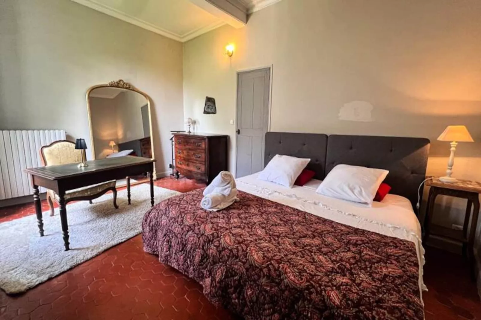 Elivi : Maison De Ville Avec Jardin &agrave; Deux Pas Du Centre Historique-Niet-getagd