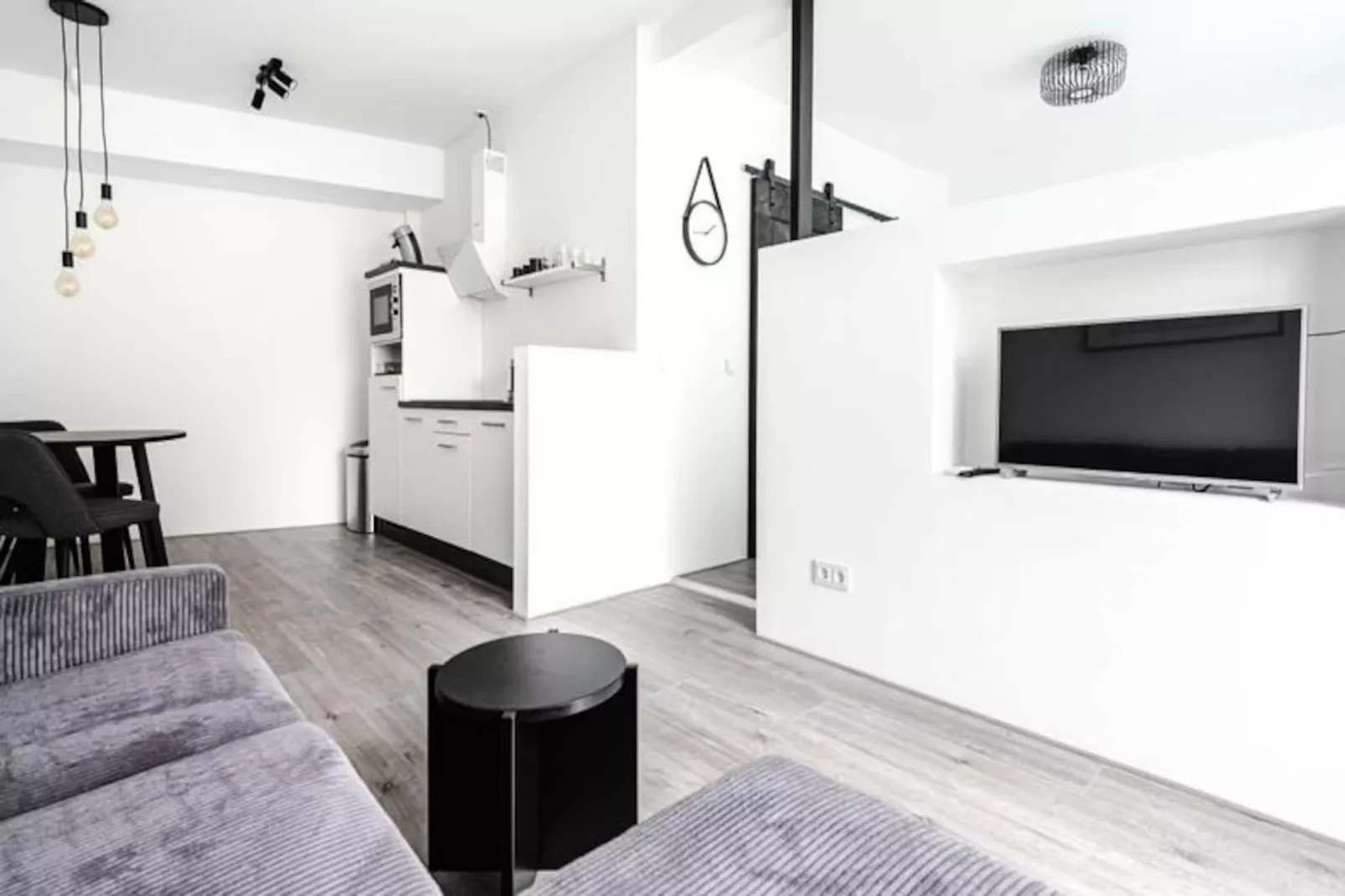 Kings Square Studio Apartment-Niet-getagd