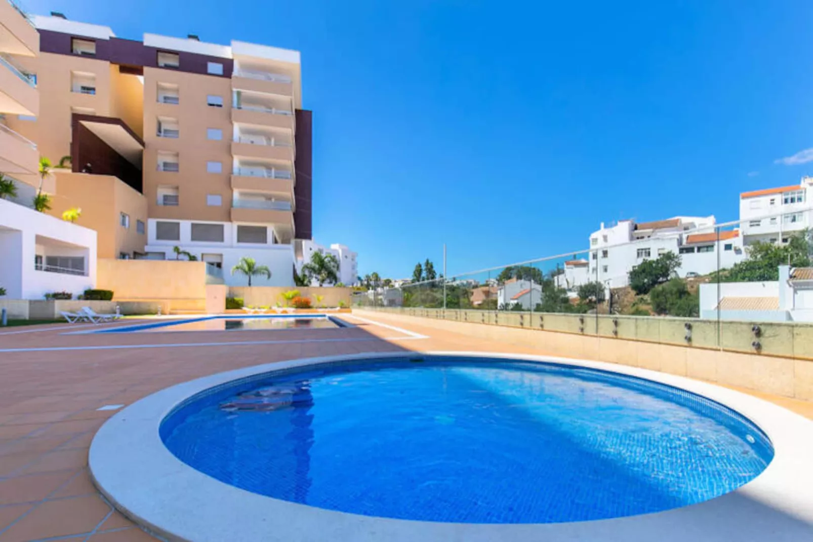 Apartment Henri-Niet-getagd