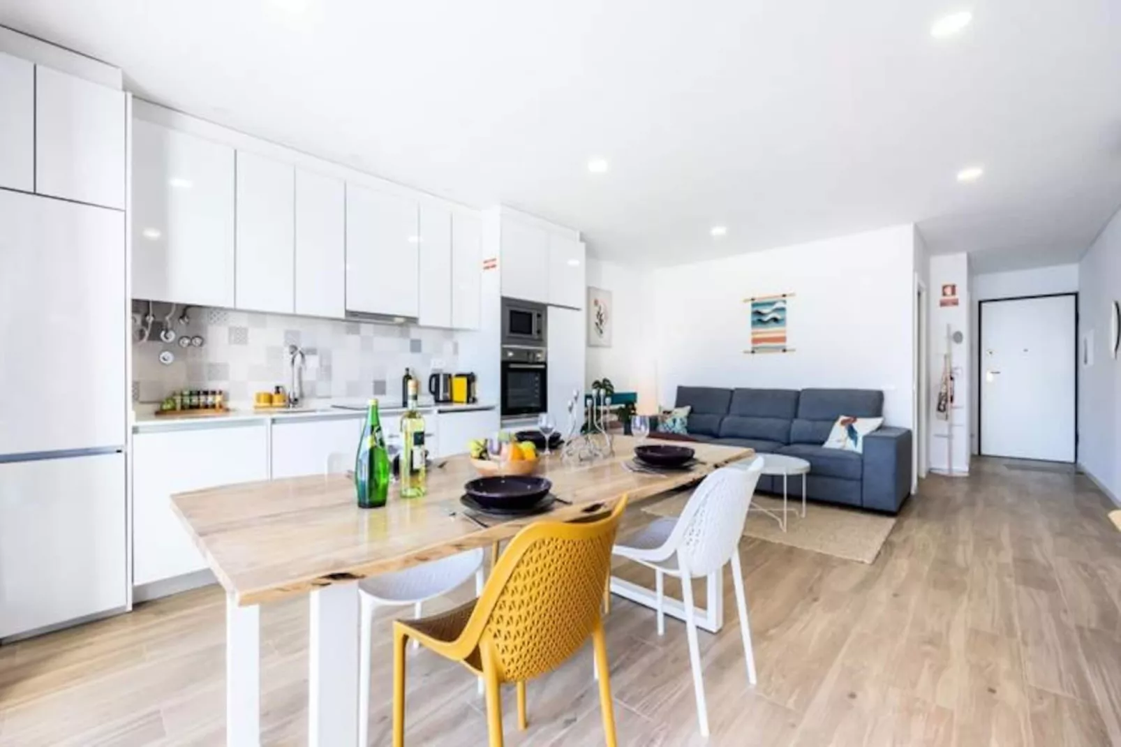 The Kuuyi Suite - Burgau-Niet-getagd