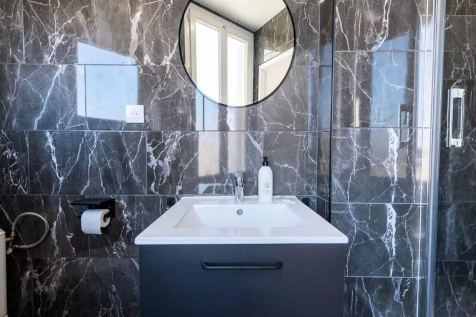 Résidence Cannes 2p Proche Centre-Niet-getagd