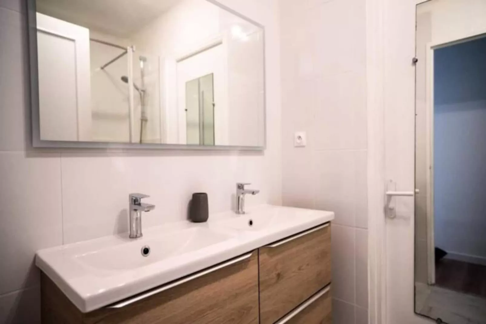 Résidence Magnifique Appartement Proche De La Plage Vue Mer-Niet-getagd