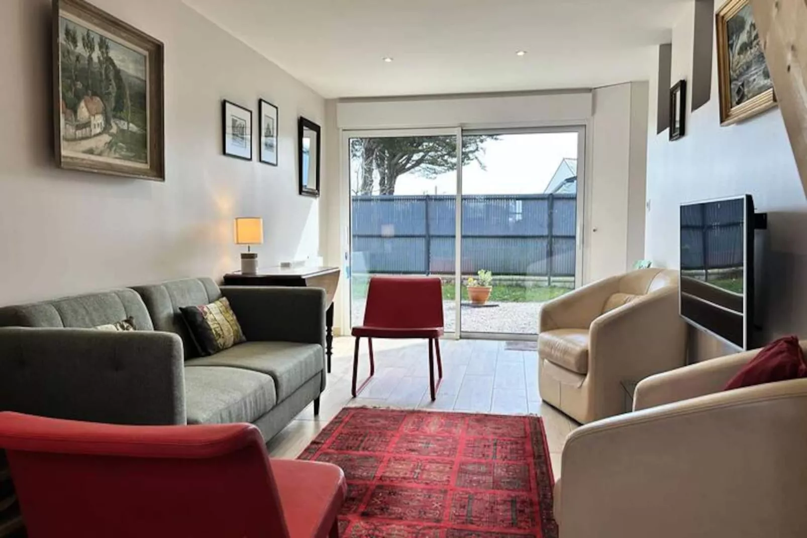 Résidence Les Hôpitaux-Niet-getagd