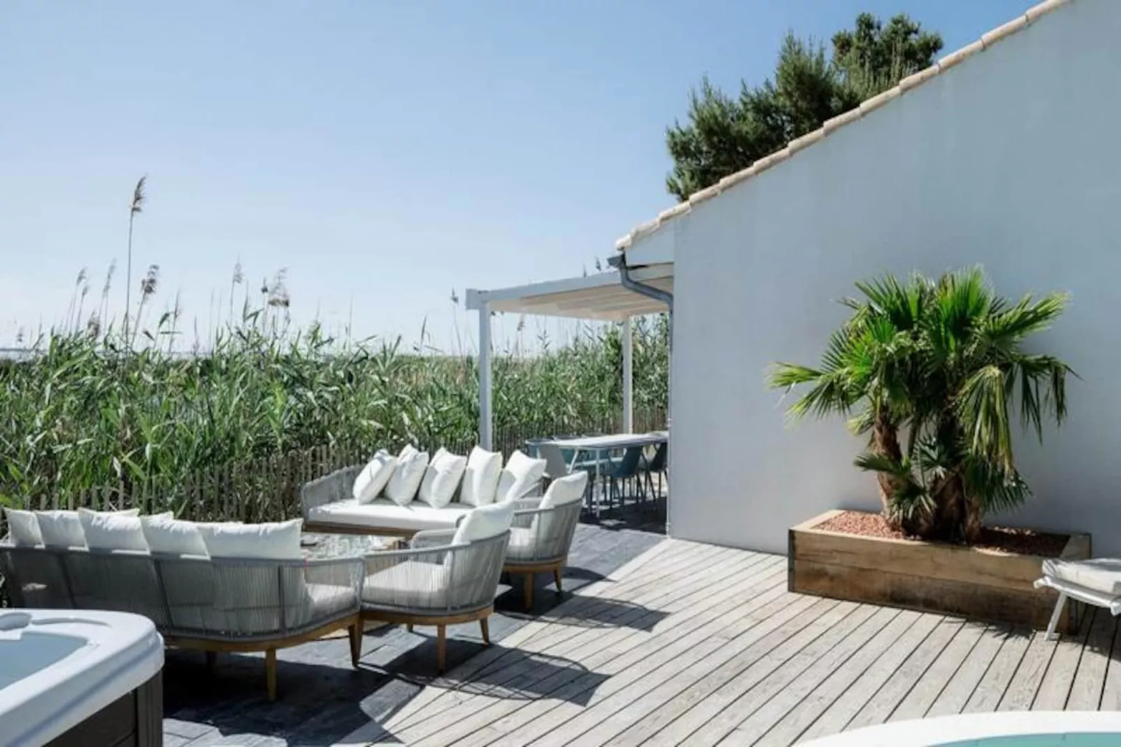 Résidence La Perle Rose Villa Standing 5 &eacute;toiles Avec Piscine Jacuzzi Et Superbe Vue-Niet-getagd