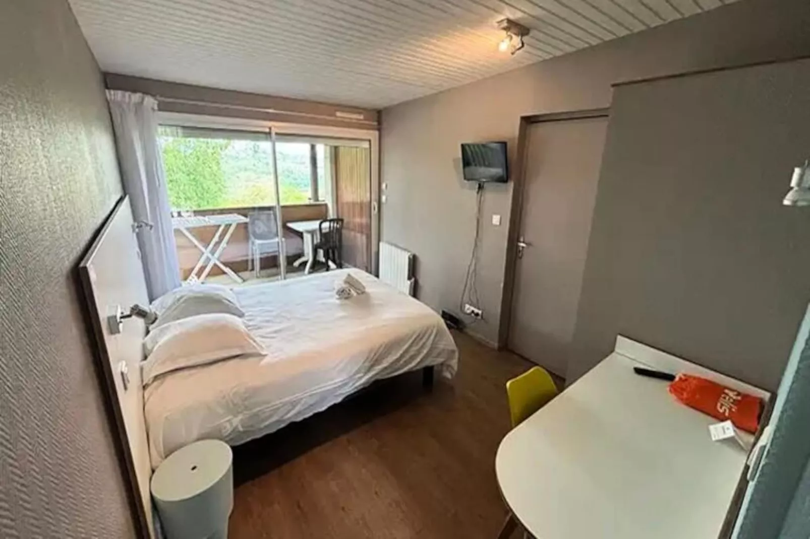 VVF Montpeyroux Auvergne-Niet-getagd