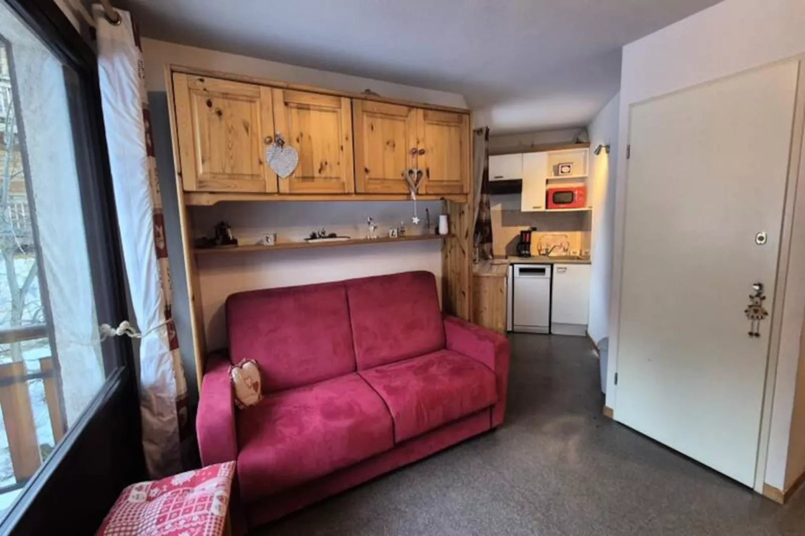 Appartement 4 Personnes Avec Piscine, Centre De La Station Feclaz-Niet-getagd