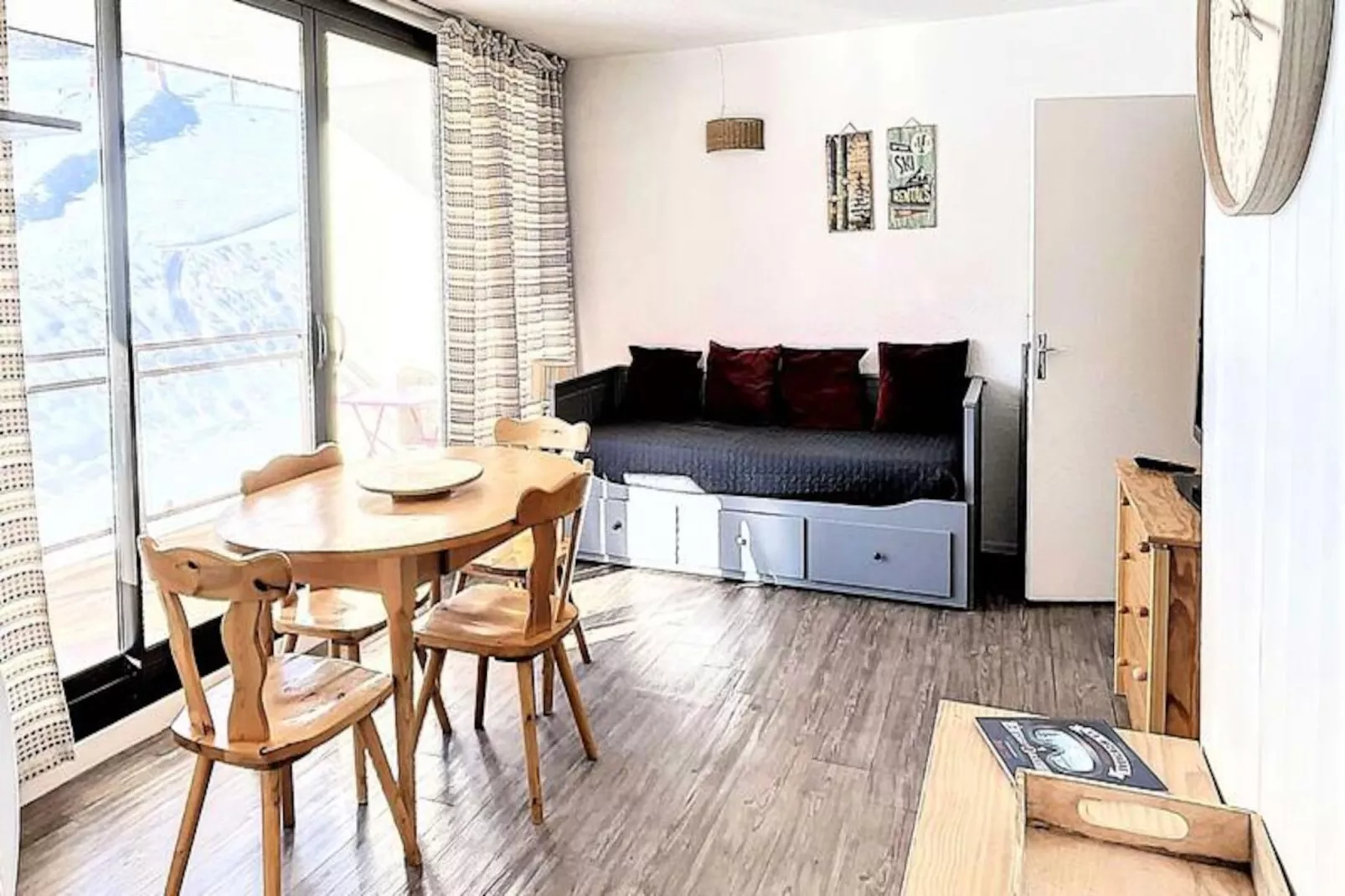 Résidence Baikonour-Niet-getagd