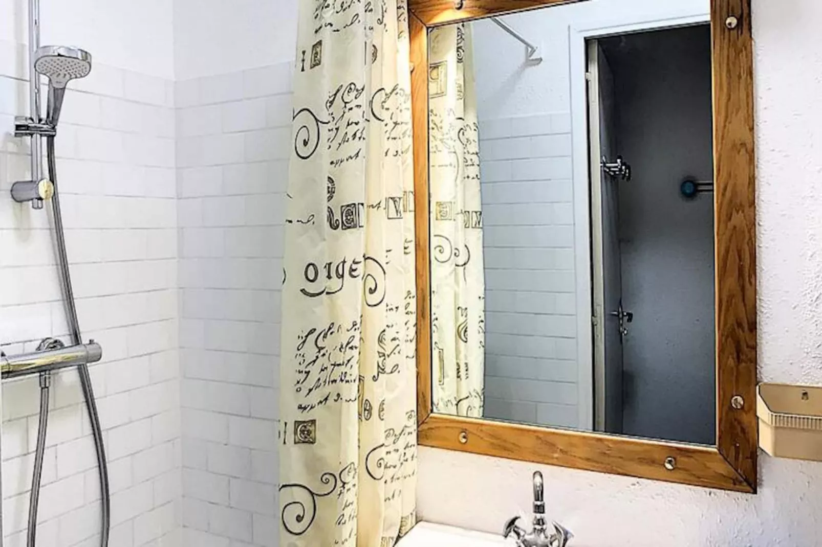 Résidence Baikonour-Niet-getagd