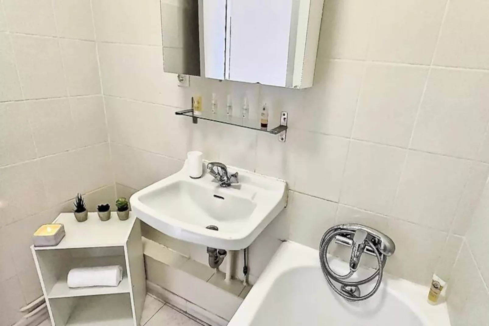 Résidence Les Roches Rouges A Ou B-Niet-getagd