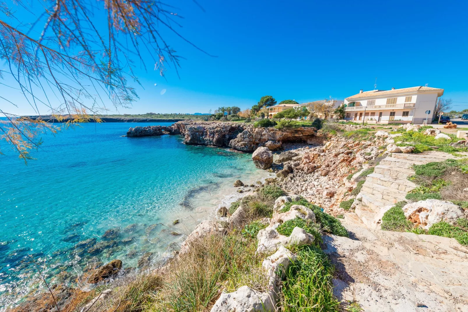 Cala Rafalino-Buitenkant zomer