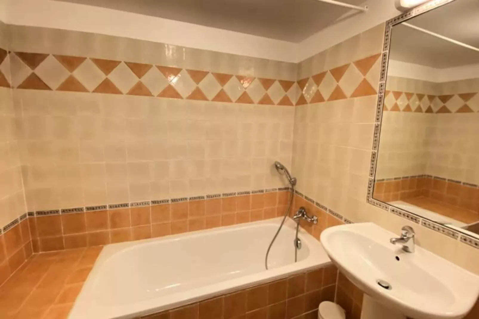 04b5 : Beau Studio Dans Un Mas Proven&ccedil;al - Piscine-Niet-getagd