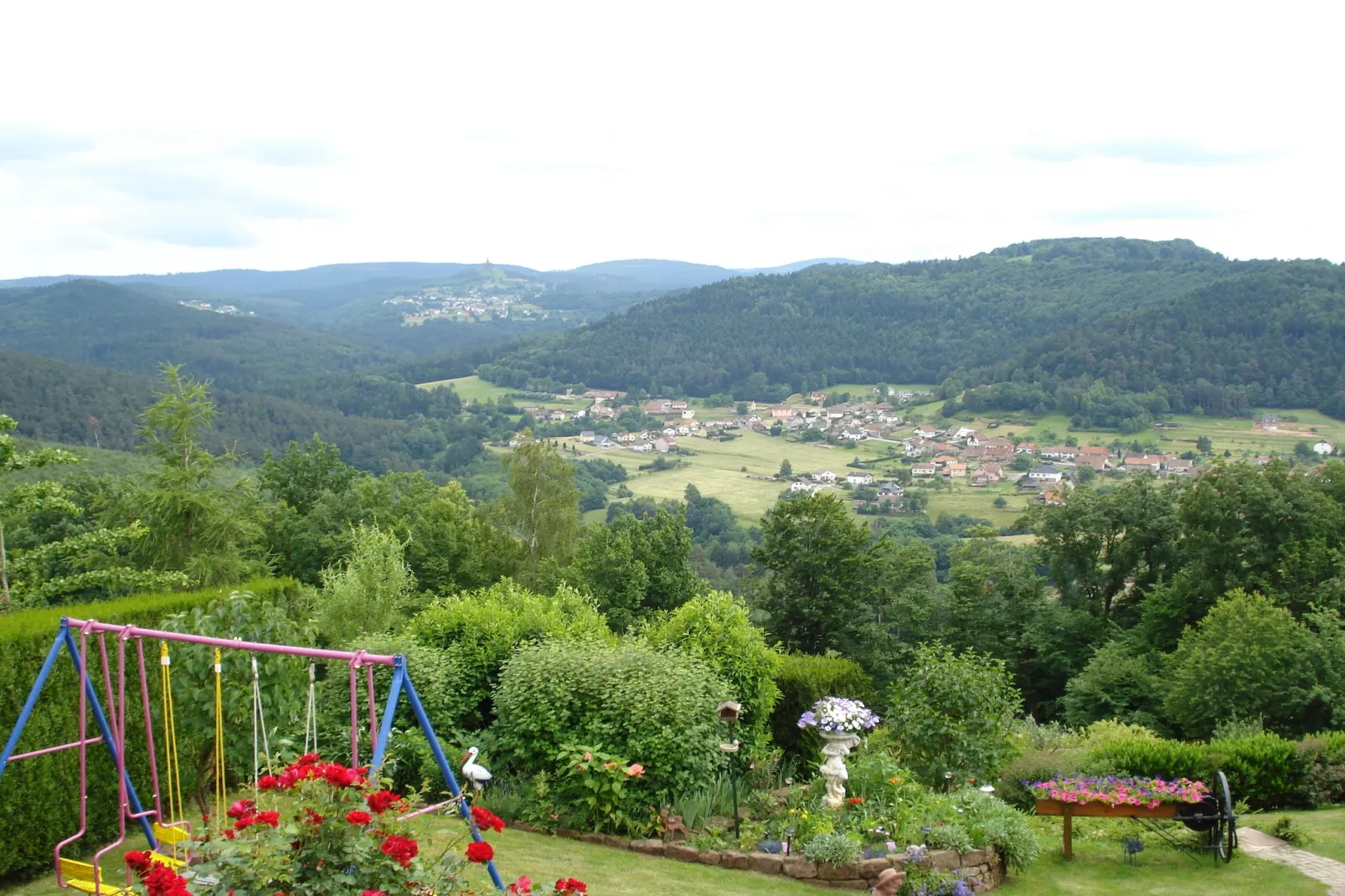Le Gîte Fleuri-Uitzicht zomer