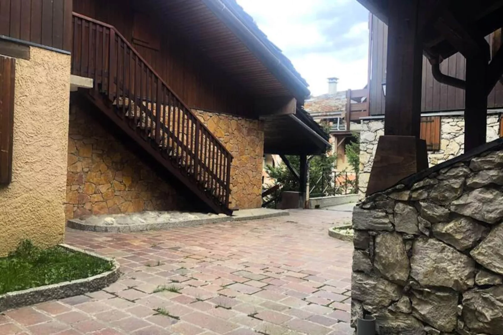 Résidence Morel-Niet-getagd