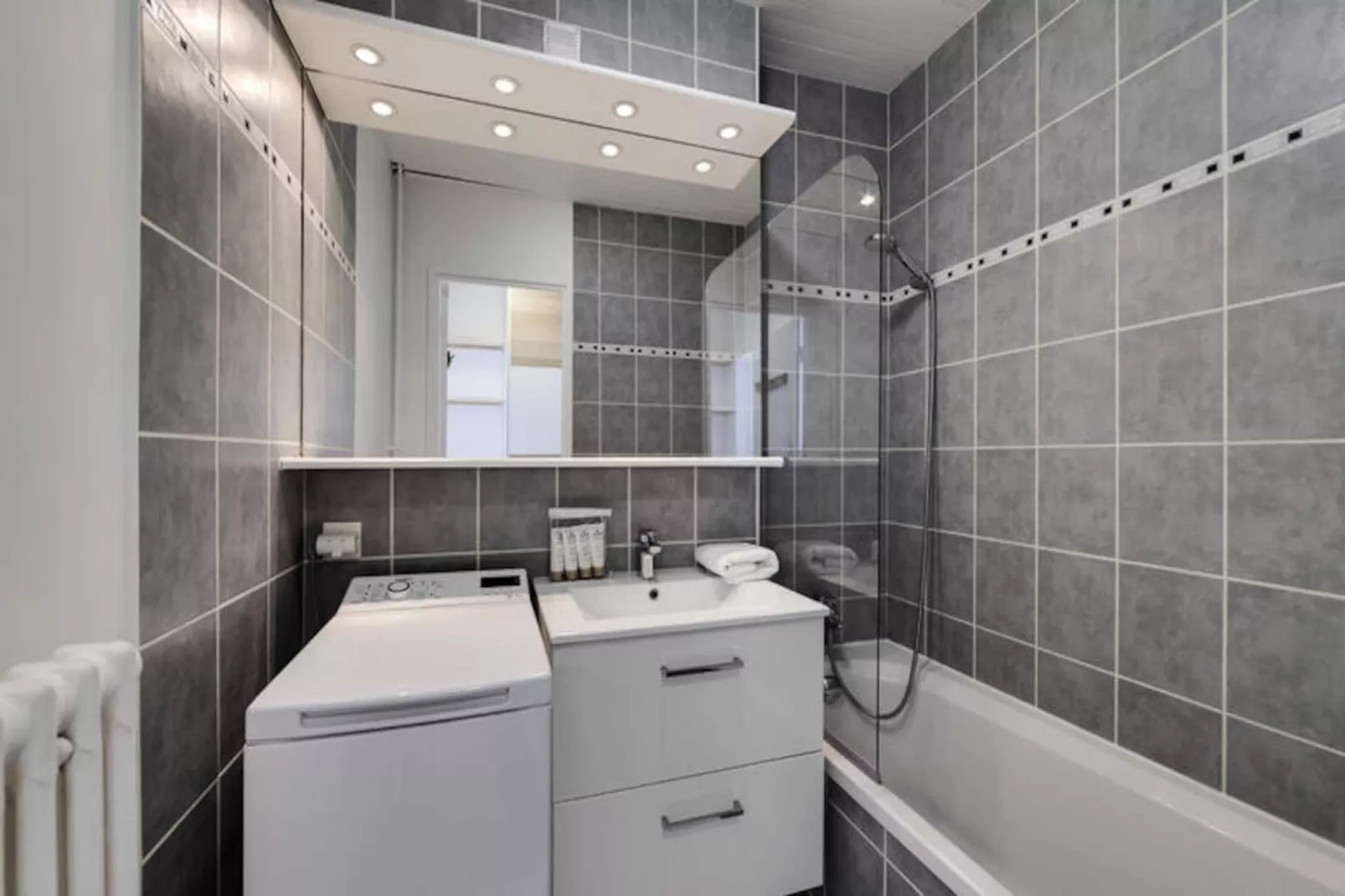 Résidence 2100 B-Niet-getagd