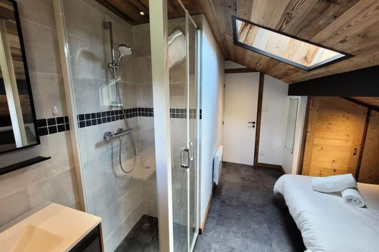 Résidence Le Shangri La-Niet-getagd