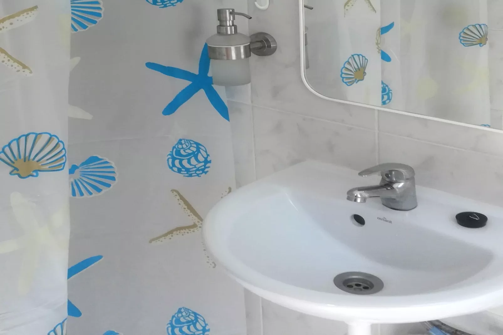 Ferienhaus Donauknie-Badkamer