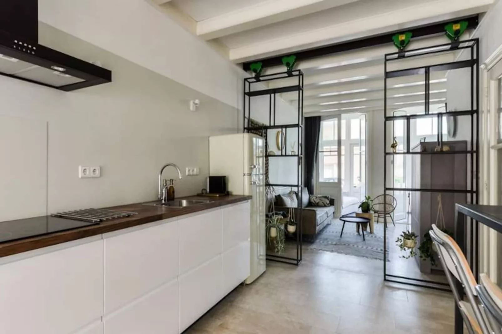 Villa Loft Apartment With Light Garden Room-Niet-getagd