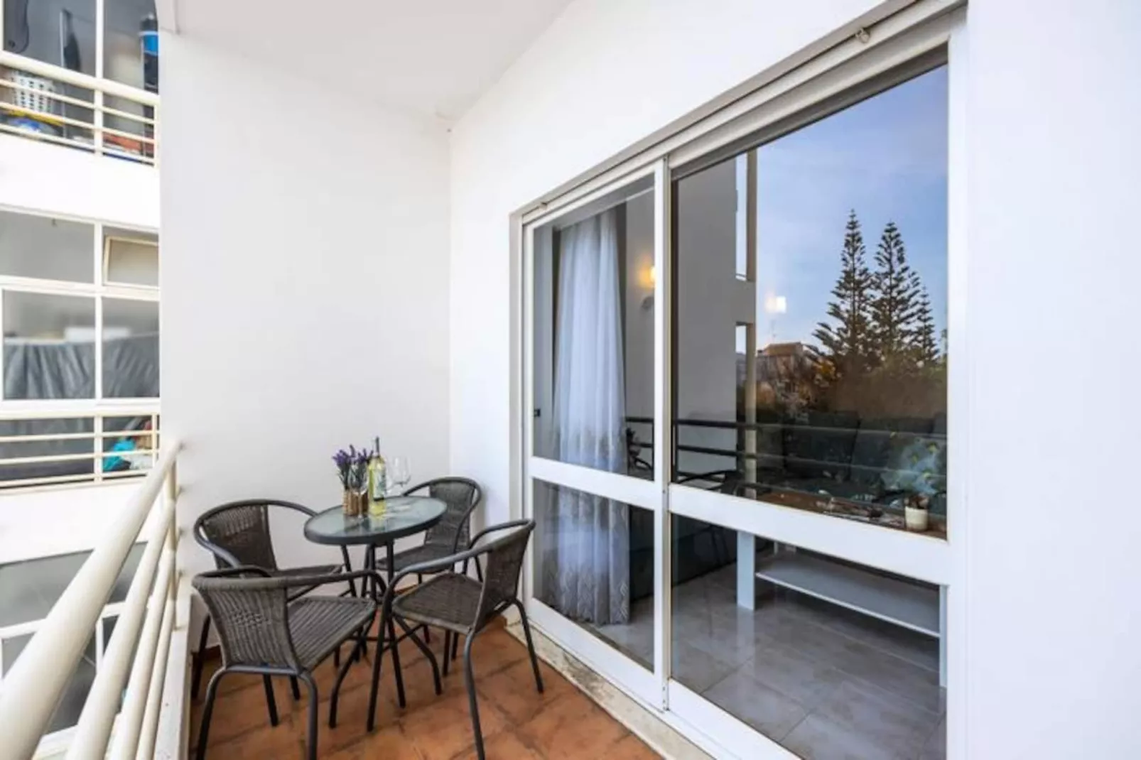 Stylish Seashore Apartment-Niet-getagd