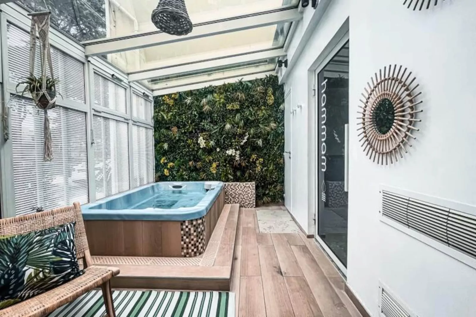 Maison R&eacute;gent & Spa - A L'ombre Des Pins-Niet-getagd