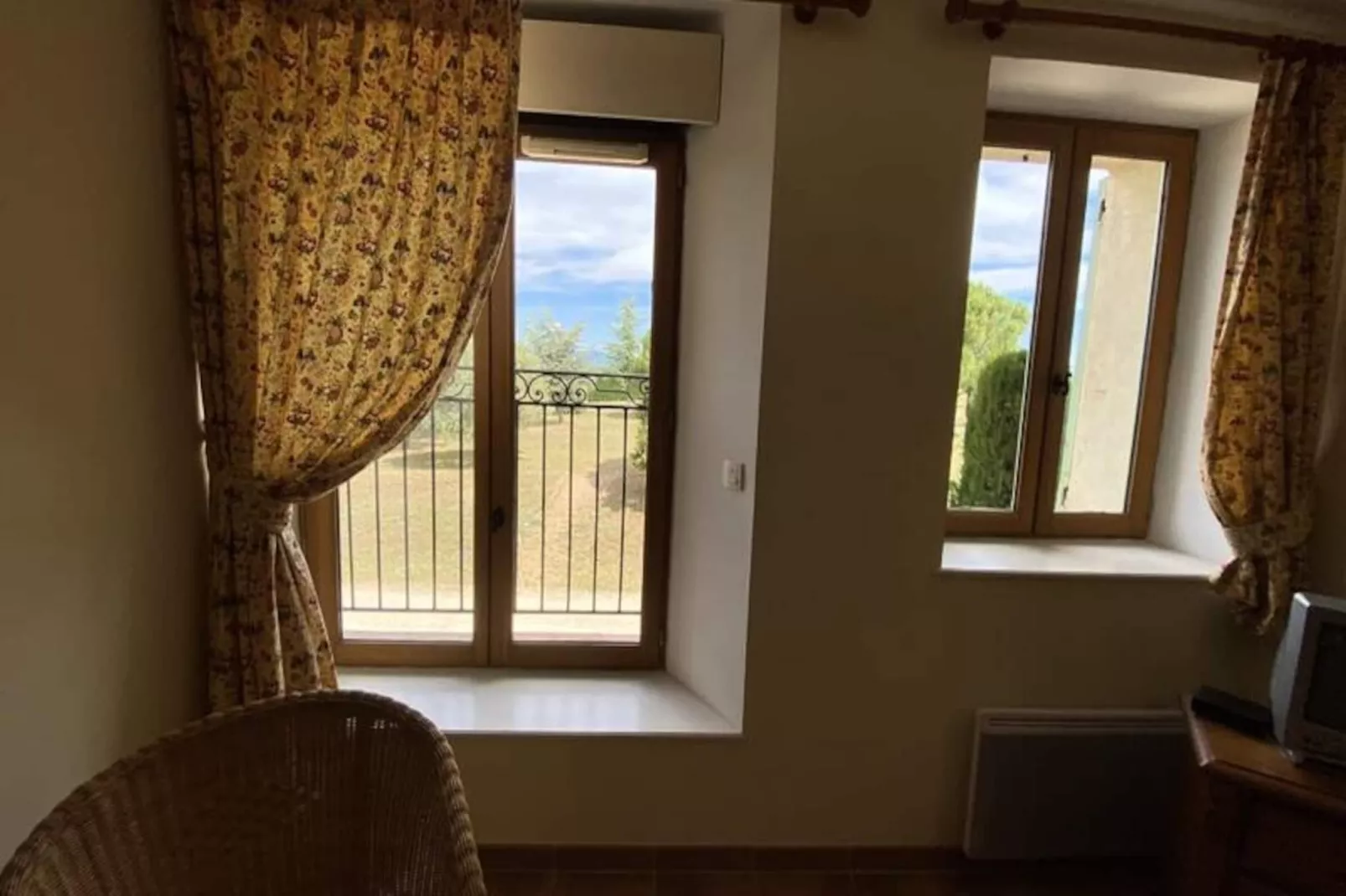 04b5 : Beau Studio Dans Un Mas Proven&ccedil;al - Piscine-Niet-getagd