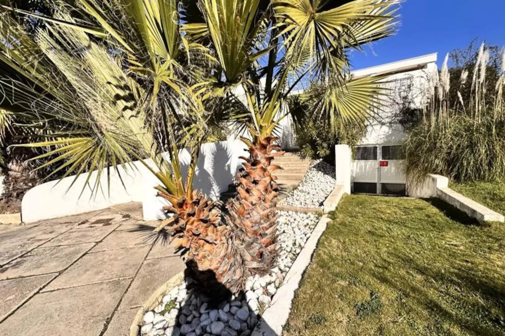 Résidence Les Coquillages -  Studio Dans R&eacute;sidence Avec Piscine Au Grau Du Roi-Niet-getagd