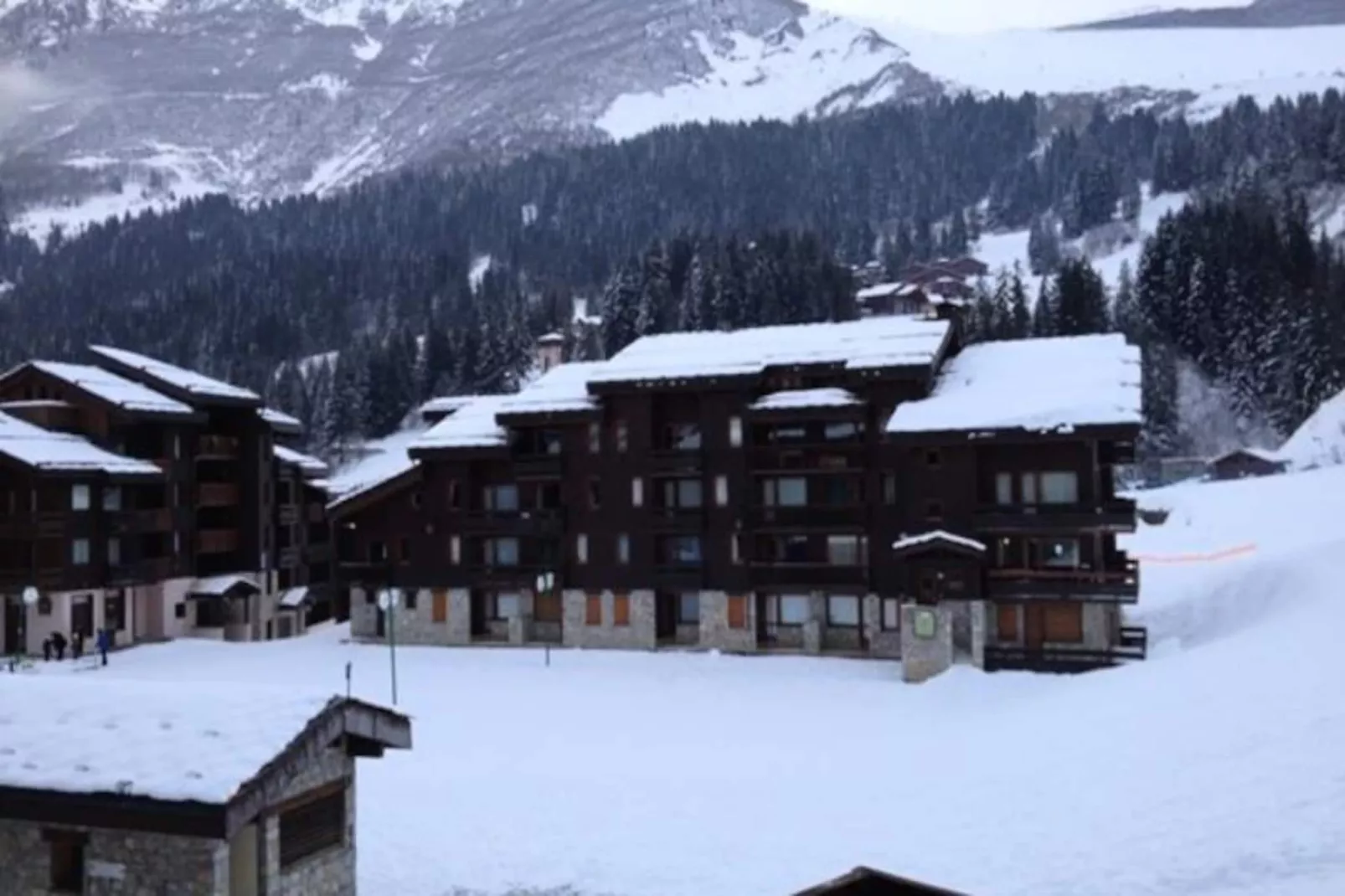 Résidence Riondet G-Niet-getagd