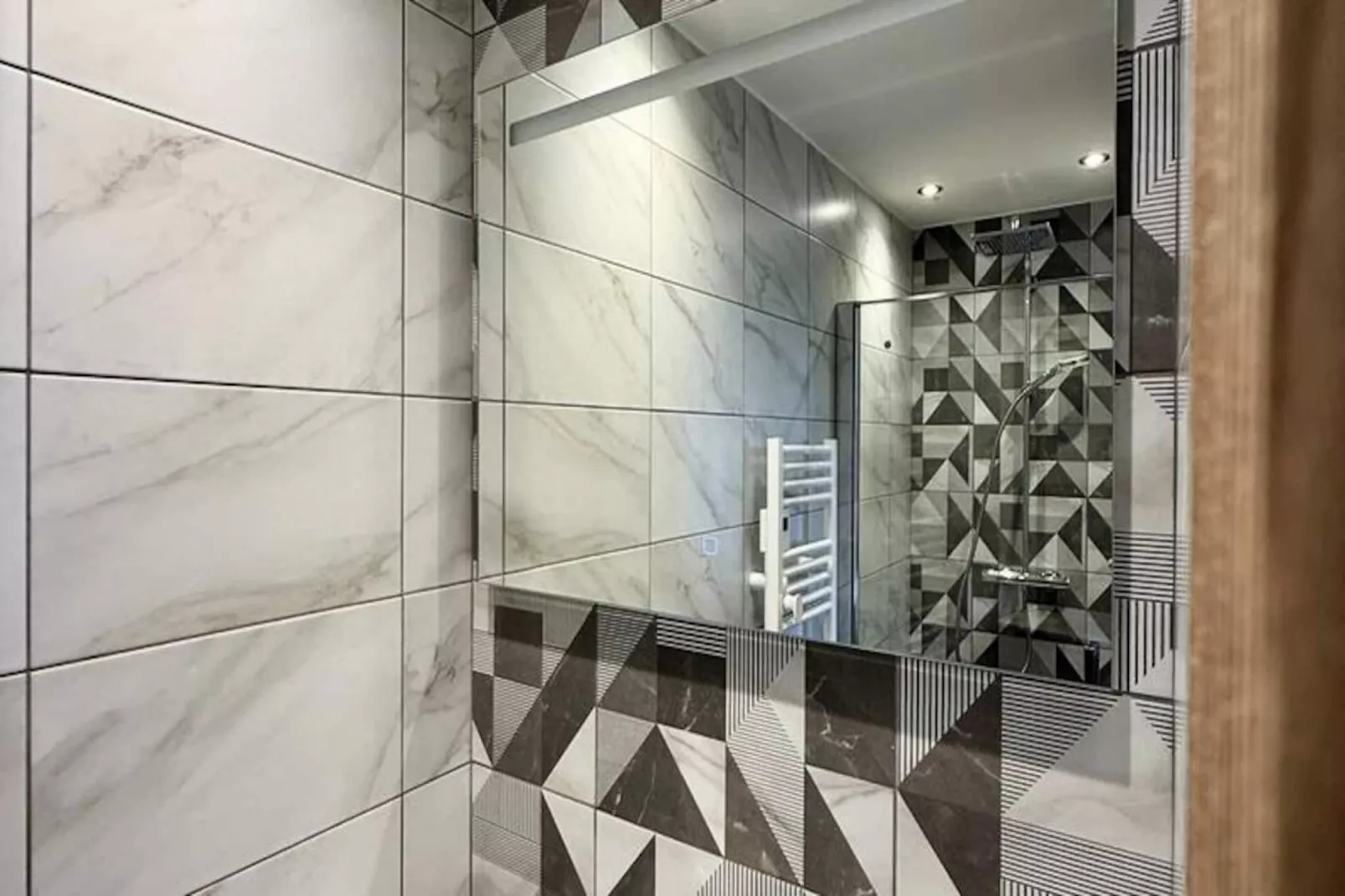 Résidence Complexe Aiguilles-Niet-getagd