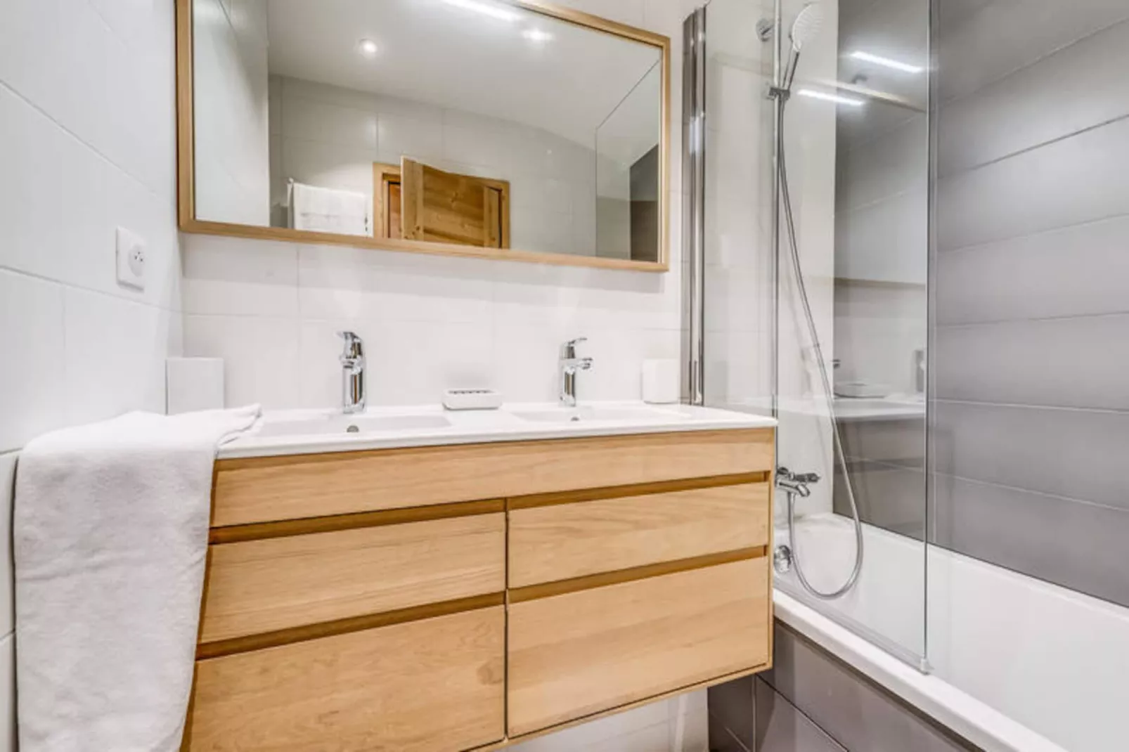 Résidence MoutiÈres B-Niet-getagd