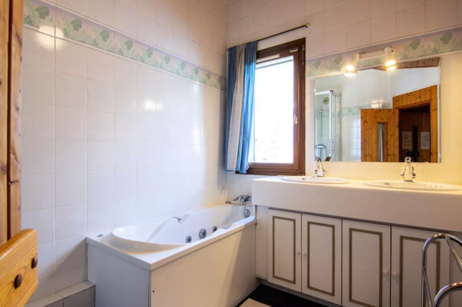 Résidence Reine Blanche-Niet-getagd