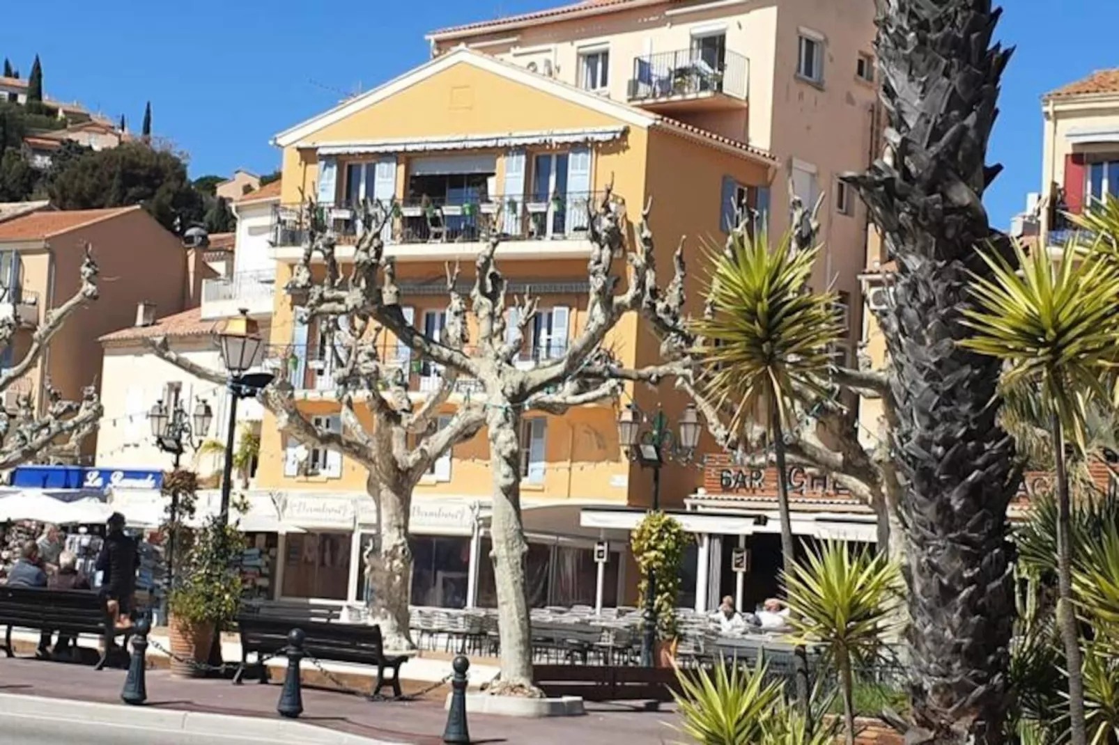 Résidence Balcon Des îles D'or. T2 Front De Mer Plein-centre-Niet-getagd