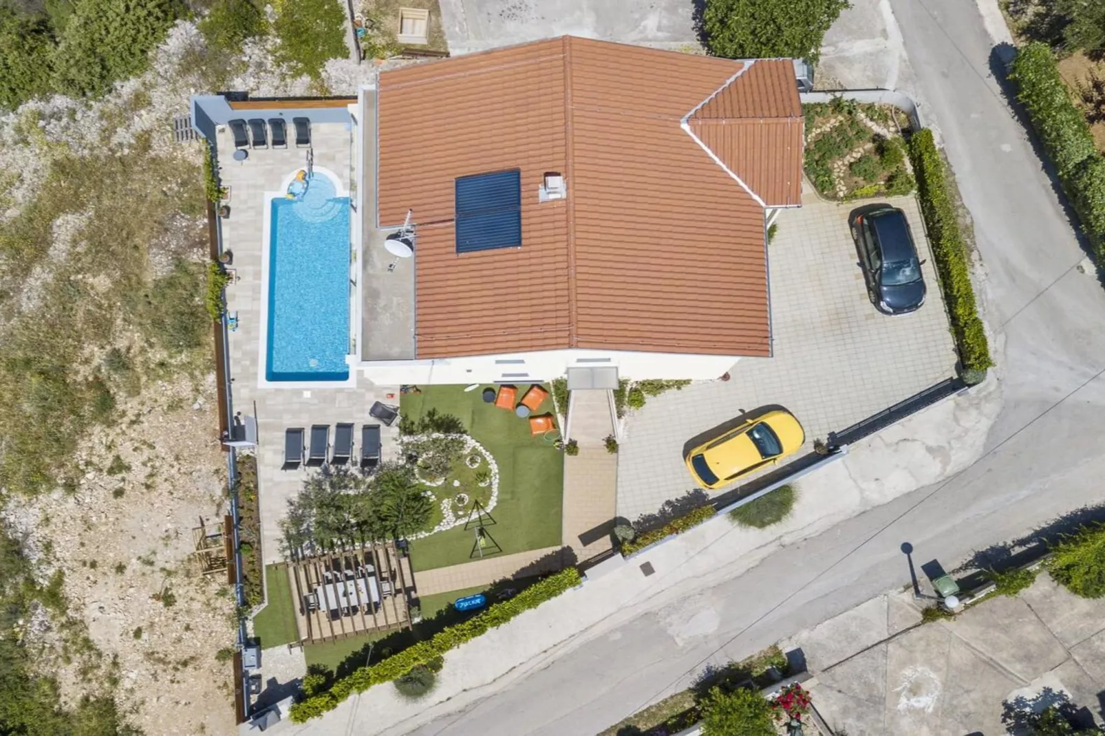 Apartment Cvita & Roza - Two Bedroom apartment with Terrace (Cvita) (A2)-Buitenlucht